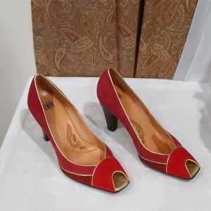 Heel comfortable shoes